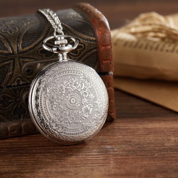 Retro nostalgic classical carved flip cover women men pocket watches necklaces hanging watches quartz suitable for giving gifts - Image 3